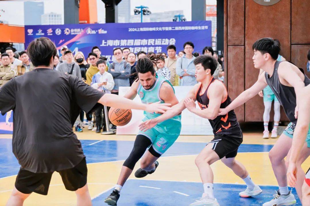 关于篮球热潮席卷全球，球星风采引万人竞抢的信息